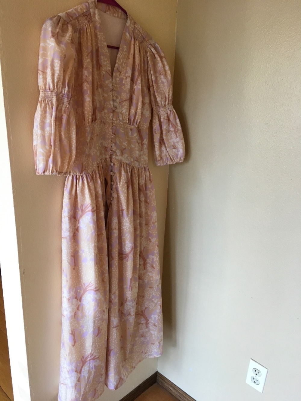 Exquisite Maxi Dress In Yellow Floral Print.